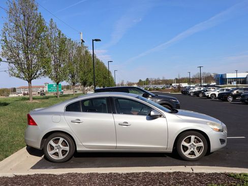 Used 2012 Volvo S60 T5 w/ Climate Pkg image 9