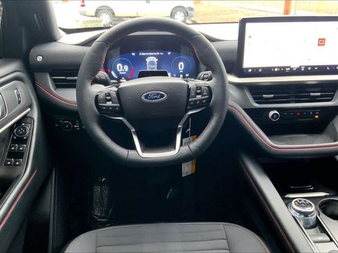 Used 2025 Ford Explorer ST-Line image 5