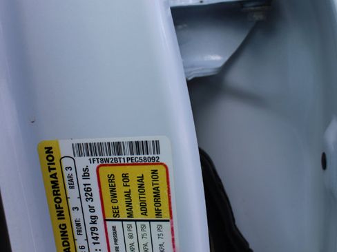 Used 2023 Ford F250 XLT w/ F-250 >10K GVWR Package image 15