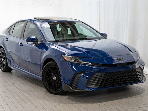 Used 2025 Toyota Camry SE w/ Multimedia Upgrade Package image 1