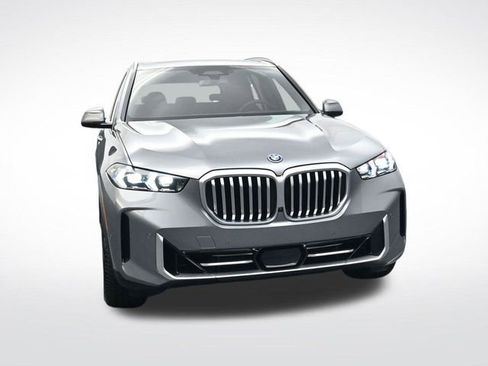 New 2026 BMW X5 xDrive50e image 11