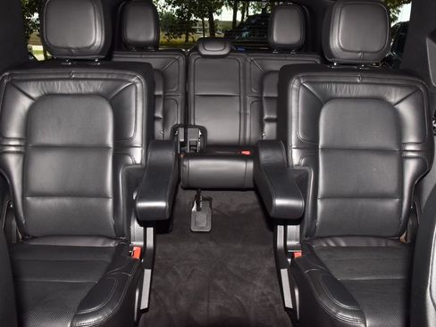 Used 2021 Lincoln Navigator Reserve w/ Luxury Package AWD/4WD image 21