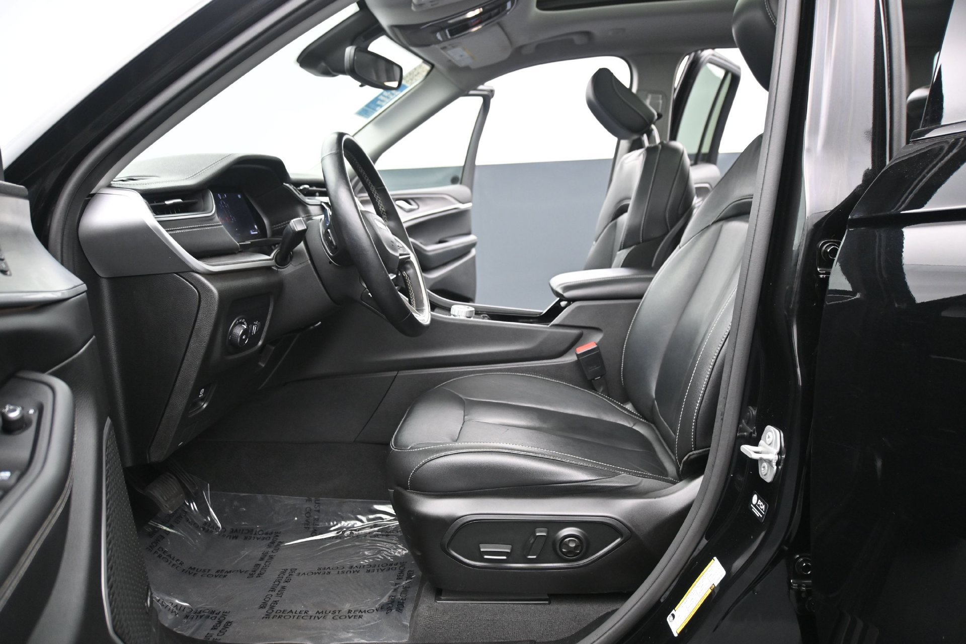 Used 2022 Jeep Grand Cherokee Limited AWD/4WD image 21