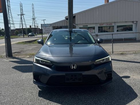 Used 2022 Honda Civic EX image 2