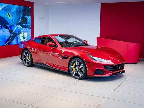Used 2022 Ferrari Portofino M image 31