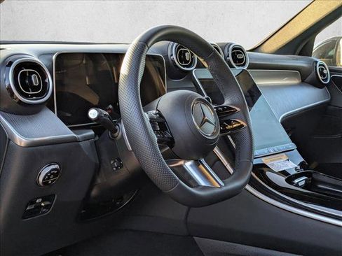 Certified 2025 Mercedes-Benz GLC 300 image 8