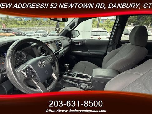 Used 2017 Toyota Tacoma TRD Sport w/ Tow Package (A/T) AWD/4WD image 16