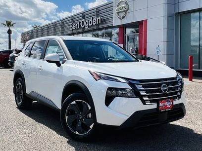 New 2026 Nissan Rogue SV w/ Cold Weather Package