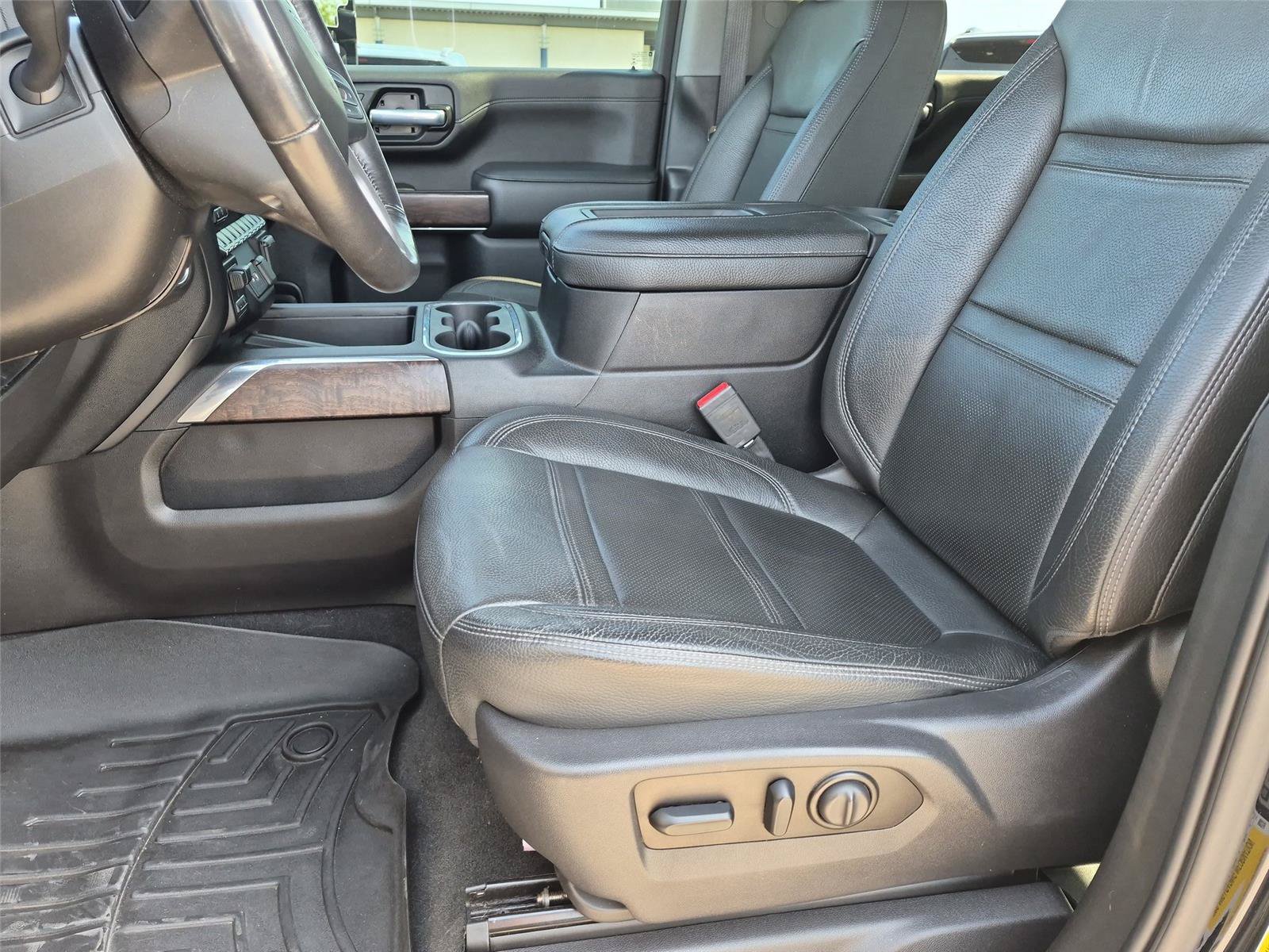 Used 2021 GMC Sierra 2500 Denali w/ Denali Black Diamond Edition AWD/4WD image 18