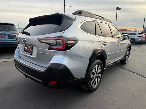 Used 2024 Subaru Outback Premium image 4