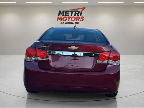 Used 2016 Chevrolet Cruze LT w/ Technology Package image 6