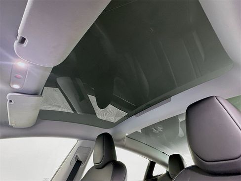 Used 2025 Tesla Model 3 Long Range image 11