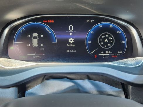 Used 2024 Toyota Venza Limited AWD/4WD image 7