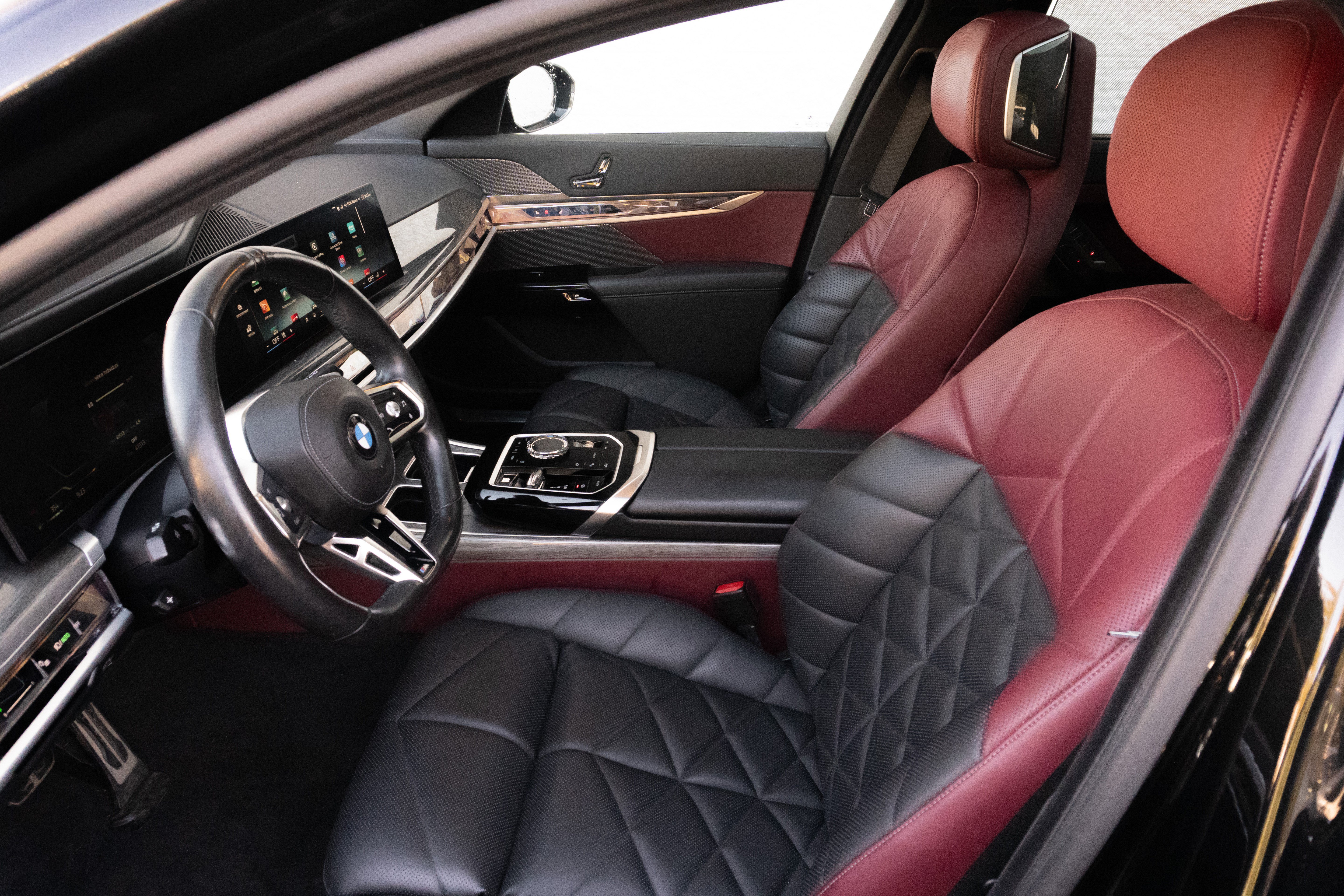 Certified 2024 BMW 740i w/ Premium Package 2 RWD image 12