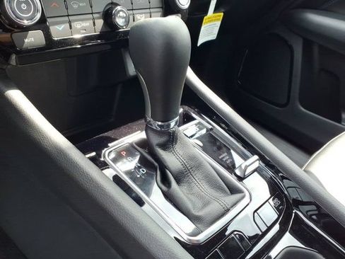 New 2026 Jeep Compass Latitude AWD/4WD image 10
