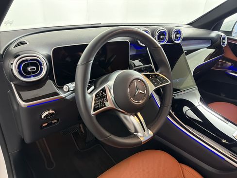 Used 2026 Mercedes-Benz GLC 300 4MATIC image 4