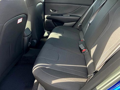 New 2026 Hyundai Elantra SE image 7