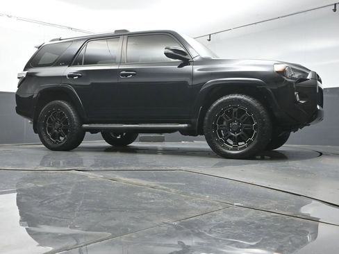 Used 2019 Toyota 4Runner SR5 Premium AWD/4WD image 31