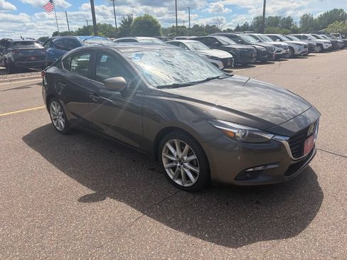 Used 2017 MAZDA MAZDA3 Grand Touring w/ Premium Equipment Package FWD image 4