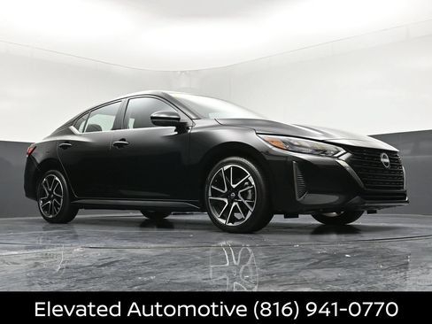 Certified 2025 Nissan Sentra SR w/ SR Premium Package FWD image 31