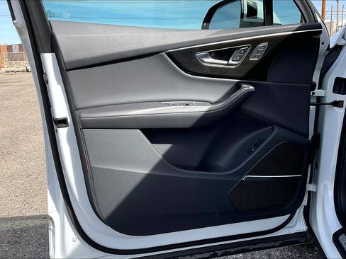 Used 2023 Audi Q7 Premium Plus image 22