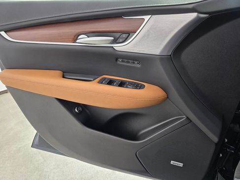 Used 2025 Cadillac XT5 Premium Luxury FWD image 25