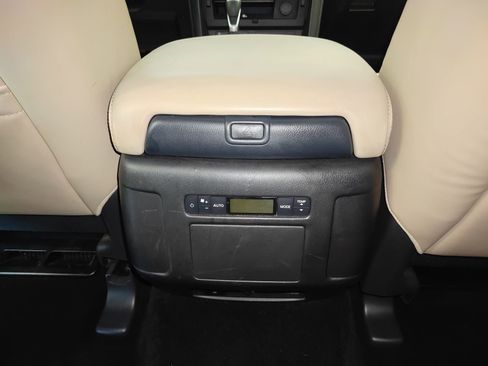Used 2024 Nissan Armada SL w/ Captain's Chairs Package AWD/4WD image 31