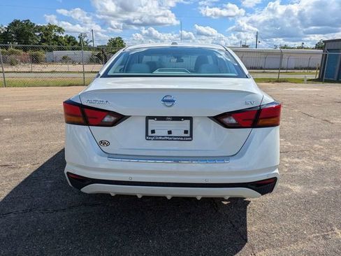 Used 2022 Nissan Altima 2.5 SV FWD image 5
