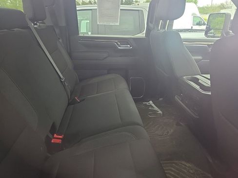 Used 2024 Chevrolet Silverado 2500 LT AWD/4WD image 5