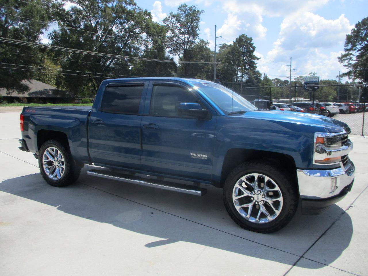 Used 2018 Chevrolet Silverado 1500 LT w/ Texas Edition AWD/4WD image 25