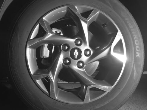 Used 2025 Chevrolet Trax LT w/ LT Convenience Package FWD image 12