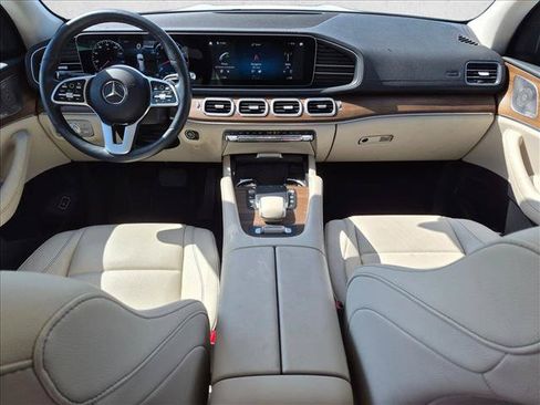 Used 2021 Mercedes-Benz GLS 450 4MATIC image 16