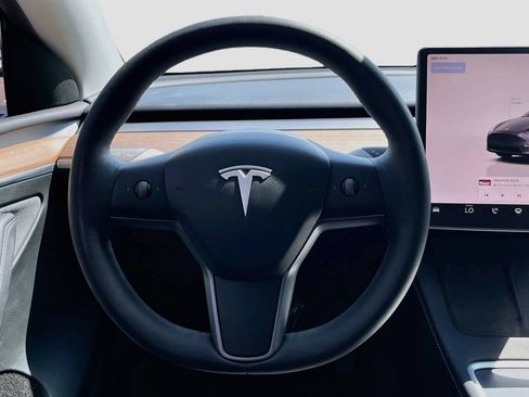 Used 2024 Tesla Model Y Long Range AWD/4WD image 10