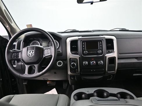Used 2020 RAM 1500 Classic SLT image 11