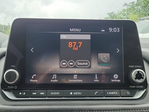 Used 2024 Nissan Rogue SV FWD image 18