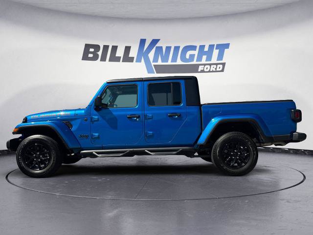Used 2023 Jeep Gladiator Sport AWD/4WD image 2