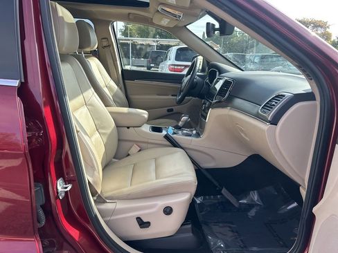 Certified 2022 Jeep Grand Cherokee Limited image 24