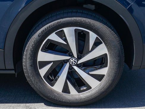 Certified 2023 Volkswagen ID.4 Pro AWD/4WD image 13
