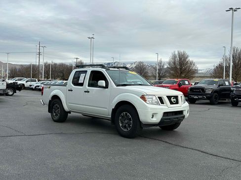 Used 2020 Nissan Frontier PRO-4X w/ Pro-4x Utility Package image 7