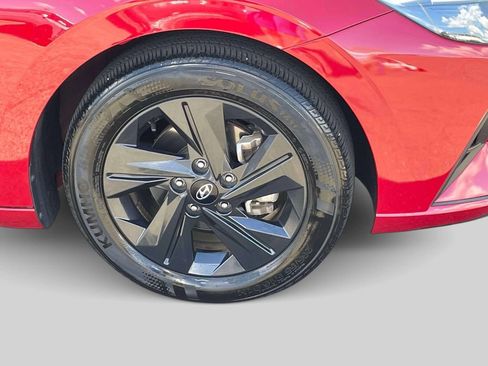 Certified 2023 Hyundai Elantra SEL FWD image 9