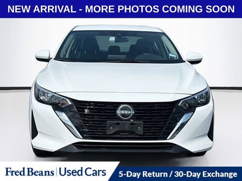 Used 2024 Nissan Sentra SV image 2