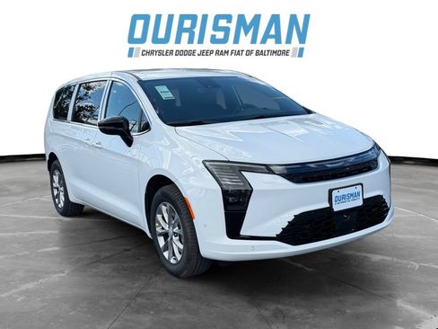 New 2027 Chrysler Pacifica Select w/ Family Tech Group AWD/4WD image 1