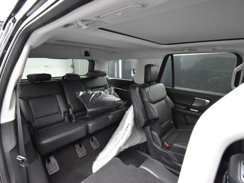 New 2026 Ford Expedition Platinum w/ Driver's Package AWD/4WD image 10