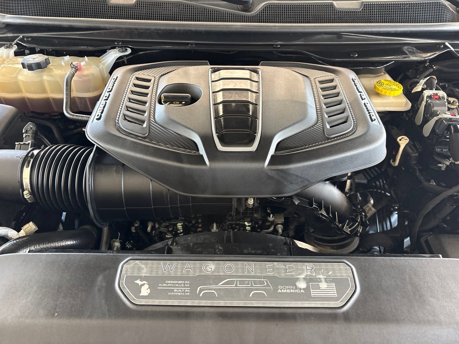 Used 2023 Jeep Grand Wagoneer L Series III AWD/4WD image 40