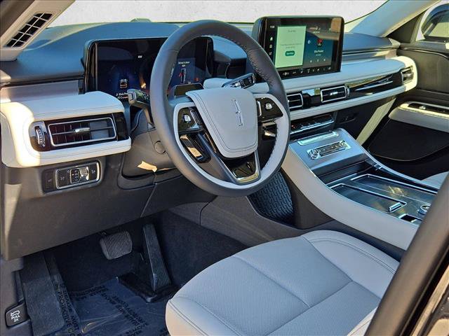 New 2027 Lincoln Aviator AWD image 3