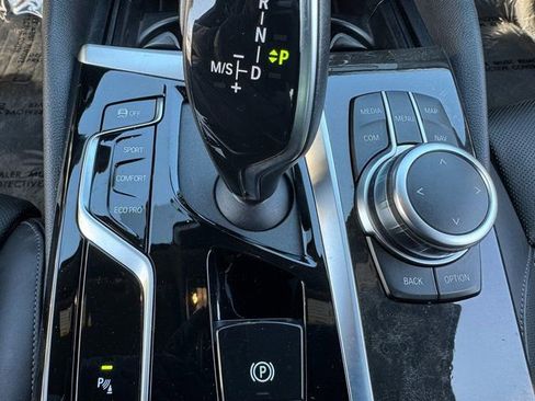 Used 2022 BMW 530i xDrive 530i xDrive w/ Premium Package image 28