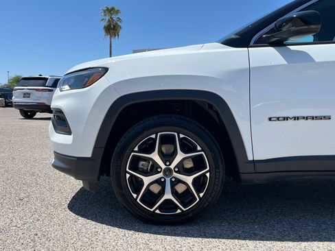 Certified 2025 Jeep Compass Limited AWD/4WD image 11