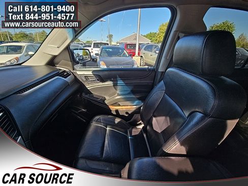 Used 2015 Chevrolet Suburban LT image 16