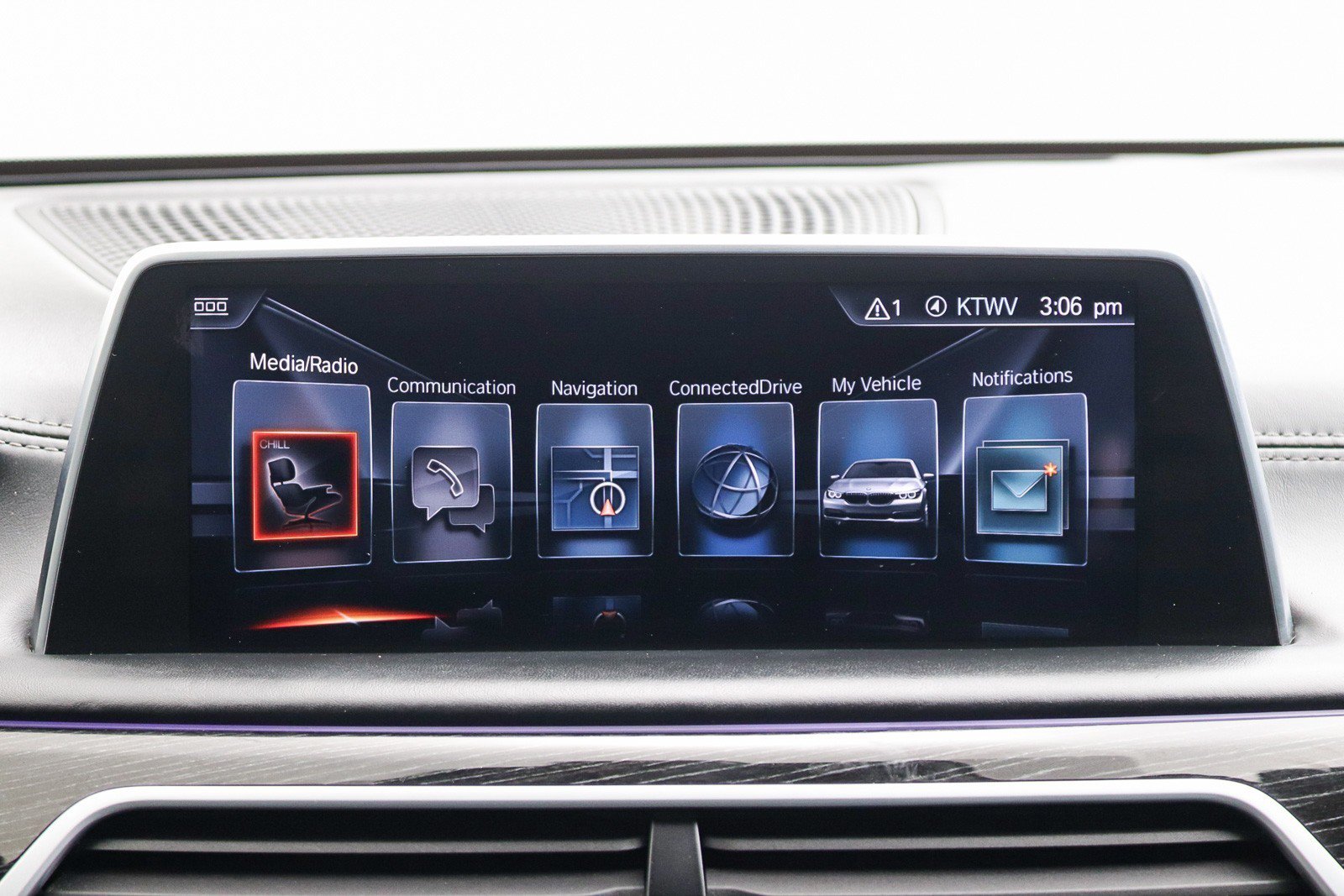 Used 2017 BMW 740i RWD image 17