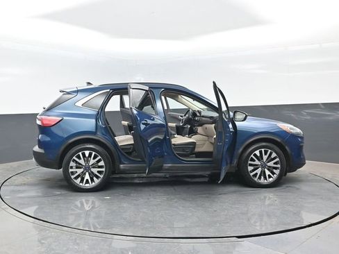 Certified 2020 Ford Escape Titanium AWD/4WD image 29